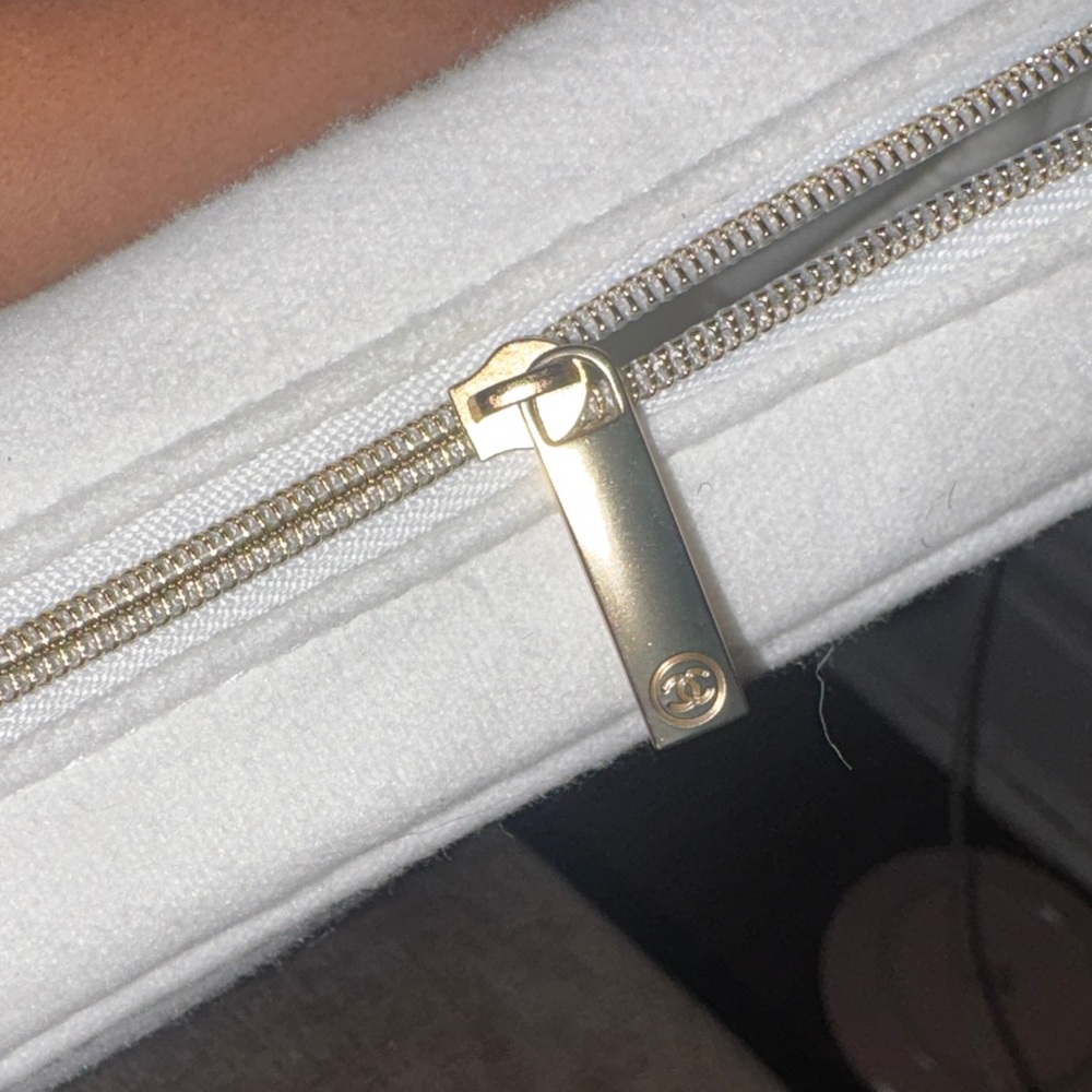 CHANEL White and Gold Beauty Pouch - Picture 5 of 9